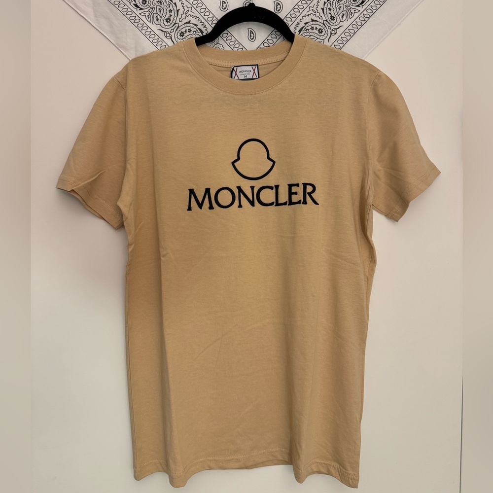 Moncler t-shirt medium